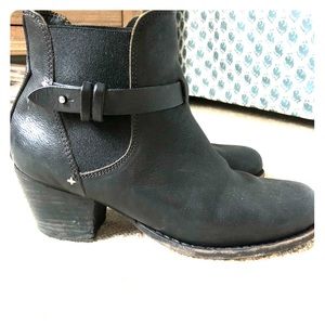 Black leather Rag&Bone heeled boots.